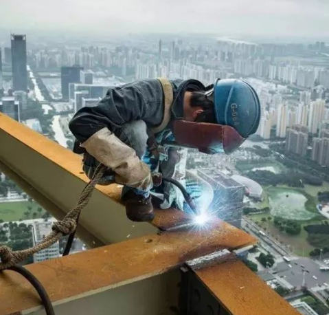 高空电焊作业